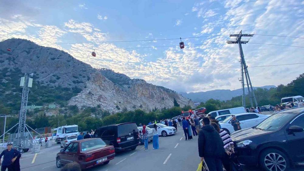 Antalya’da teleferik kabini düştü: 1 ölü, 2’si çocuk 7 yaralı